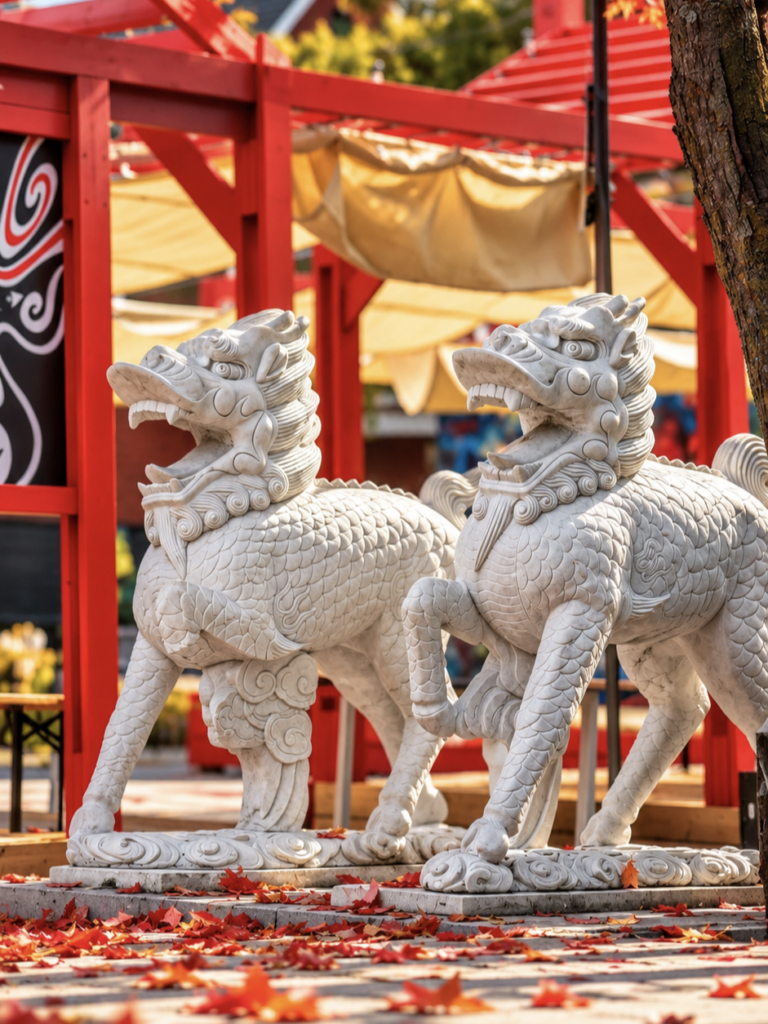 Yangtze Restaurants Qilin in front of the Street Seats